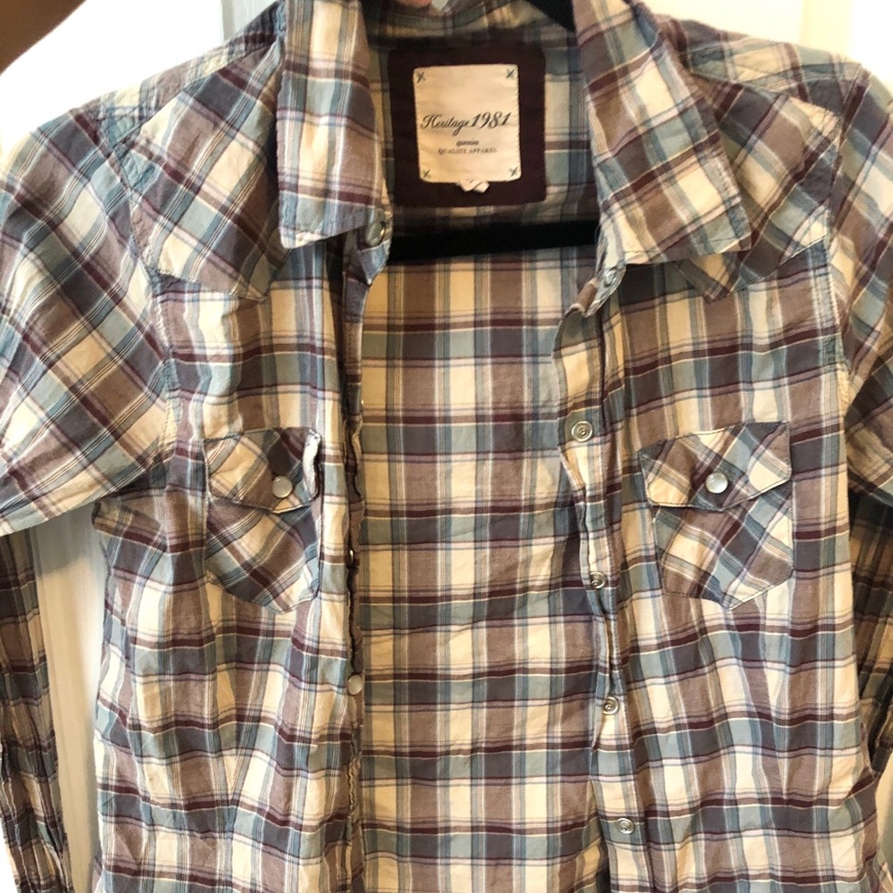 Long sleeved Flannel Pattern Button Down